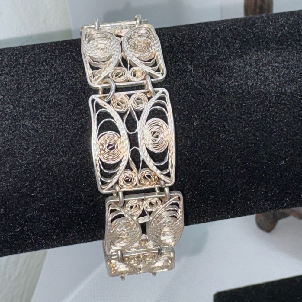 Elegant Sterling Silver Filigree Panel Bracelet